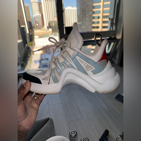 Louis Vuitton LV Archlight Sneakers - Picture 6 of 14